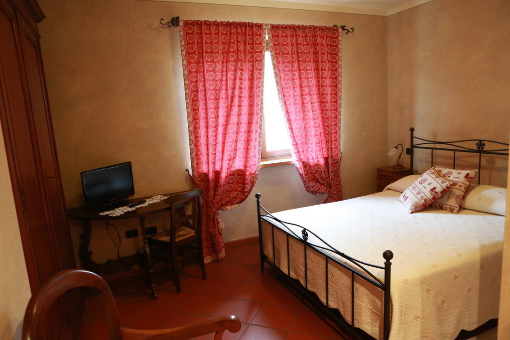 Agriturismo La Virginia Villa Revello Exterior foto